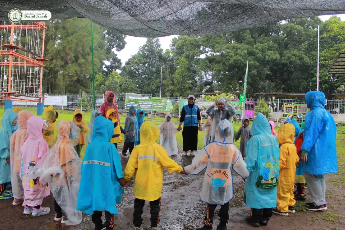 Belajar sambil bermain air bersama Teman-teman